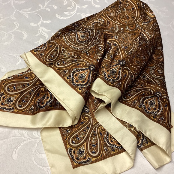 Paisley scarf, perfect for fall multicolor larger one - Picture 1 of 7